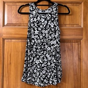 Old Navy Sleeveless (longer style) Tank (used)